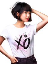 Hugs & Kisses Women’s Graphic Tee: A Splash of Pink & Playful Romance