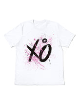 Hugs & Kisses Women’s Graphic Tee: A Splash of Pink & Playful Romance